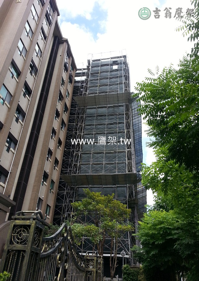 99宏霖建設金泰段案住宅新建工程.jpg 2014-吉翁鷹架-CNS4750施工架-99宏霖建設金泰段案住宅新建工程
